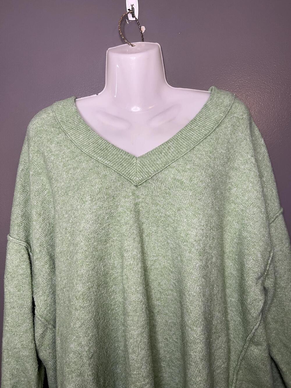 Aerie Sweater Womens Medium Green V Neck Relaxed Knit Pullover Cozy Oversized